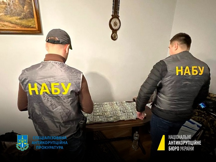 НАБУ затримало на хабарі в $400 тисяч заступника міністра інфраструктури Лозинського