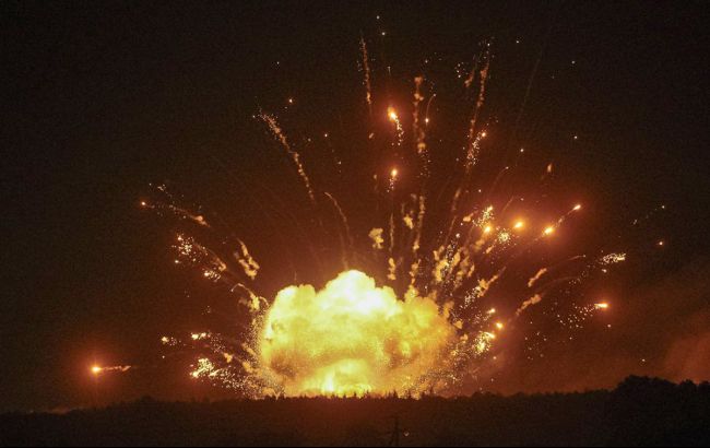 Украинские военные ударили по складу боеприпасов на Запорожье: детонация продолжалась более двух часов