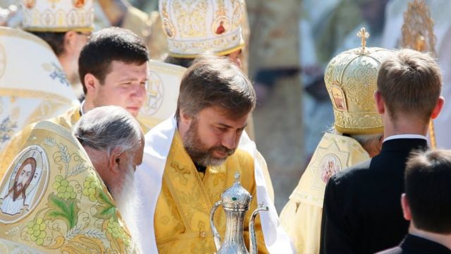 Зеленский ввел санкции против Новинского и еще 9 «служителей» РПЦ и УПЦ МП