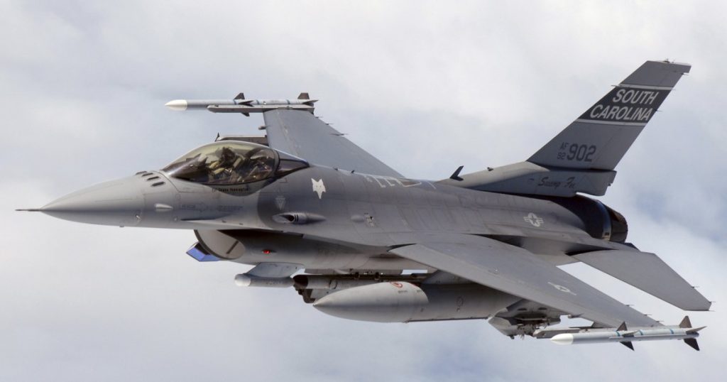 Нидерланды могут рассмотреть передачу Украине истребителей F-16 и назвали условие