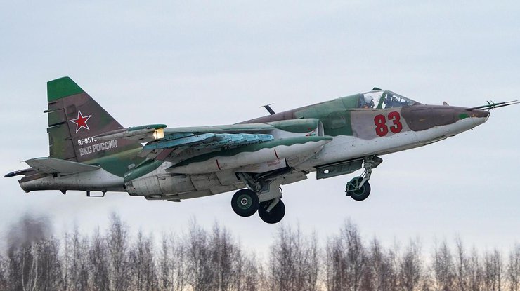 Зенітники збили на східному напрямку ворожий штурмовик Су-25