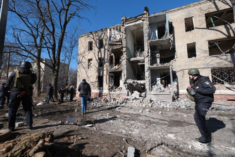Окупанти обстріляли центр Краматорська: є влучання у будинки (фото, відео)