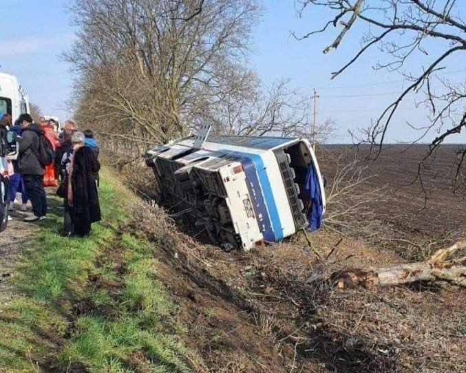 У Молдові розбився автобус, який їхав до Києва (відео)