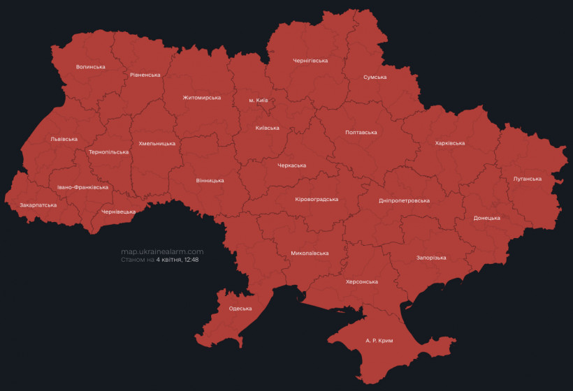 Масштабна повітряна тривога по Україні: що відомо 