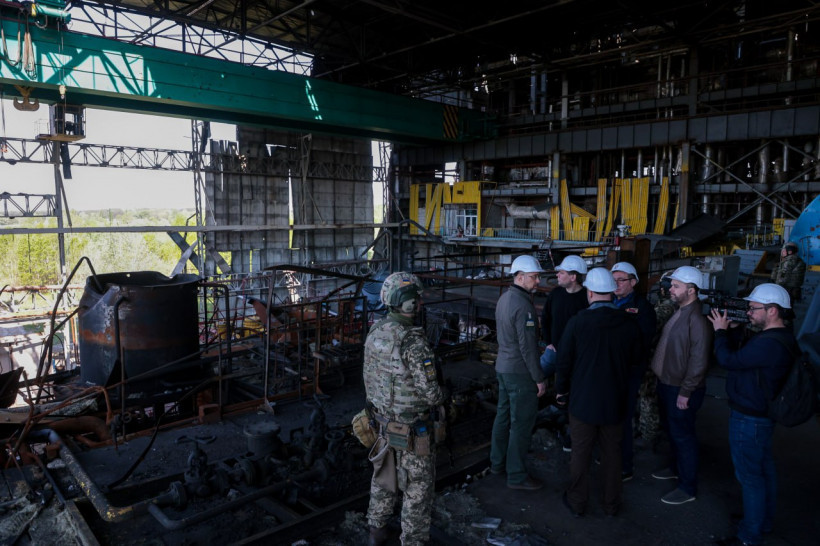 "Збитки колосальні": Шмигаль оглянув руйнування на Харківській ТЕЦ (фото)