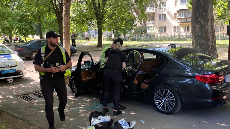 В Одесі розстріляли автомобіль з трьома людьми (фото)