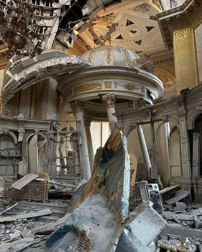 Руйнування колосальні, половину даху знесло: наслідки удару рф по собору в Одесі