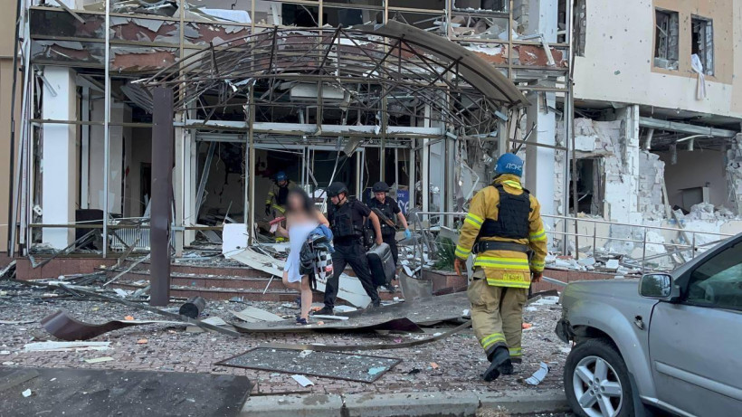 Окупанти вдарили по готелю в Запоріжжі ракетою "Іскандер-К", постраждали чотири дитини (відео)