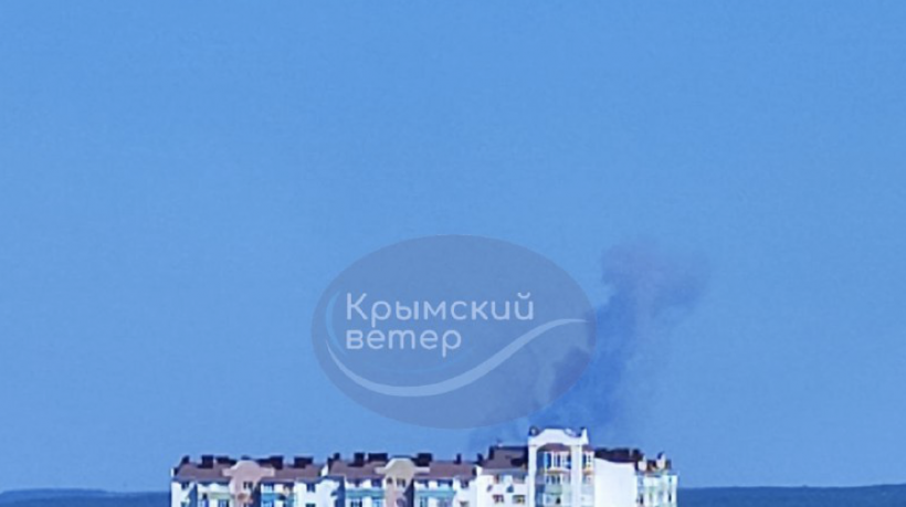 Увімкнули димову завісу: у Криму пролунали потужні вибухи