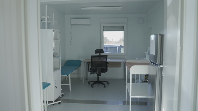 На деокупованих територіях Харківщини встановили модульні клініки «первинки»