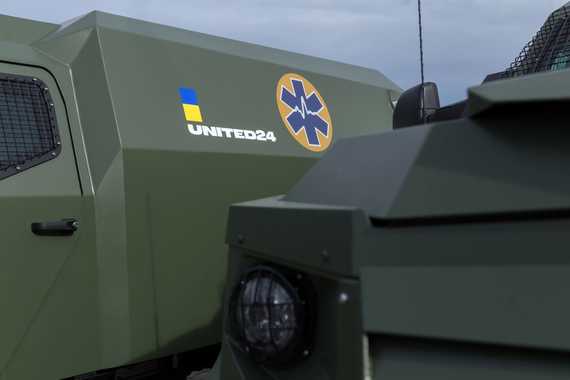 Ще дві броньовані «швидкі», придбані коштом UNITED24, прибули в Україну
