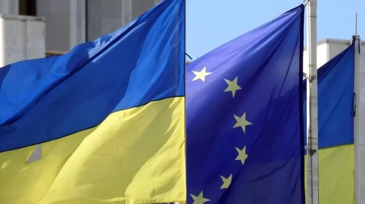 ЄС почне переговори про членство України, але є додаткові умови - Bloomberg