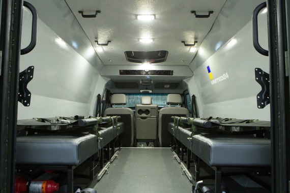   Завдяки коштам, зібраним через UNITED24, Україна отримала ще два броньованих евакуаційних авто