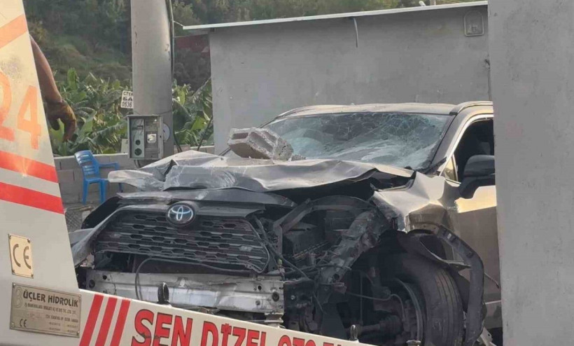 У Анталії українець на автомобілі збив на смерть двох азербайджанців, які його пограбували (фото, відео) У Анталії українець на автомобілі збив на смерть двох азербайджанців, які його пограбували (фото, відео)