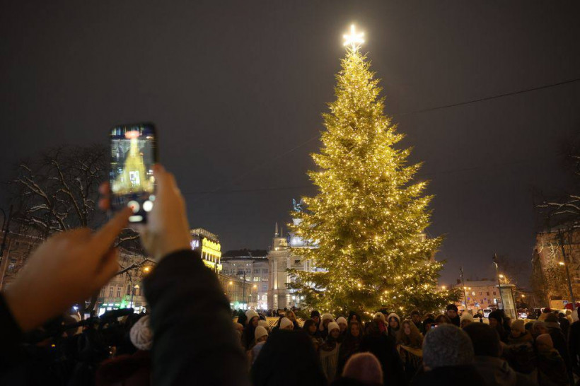 Новий рік у війну: як відзначатимуть у містах України