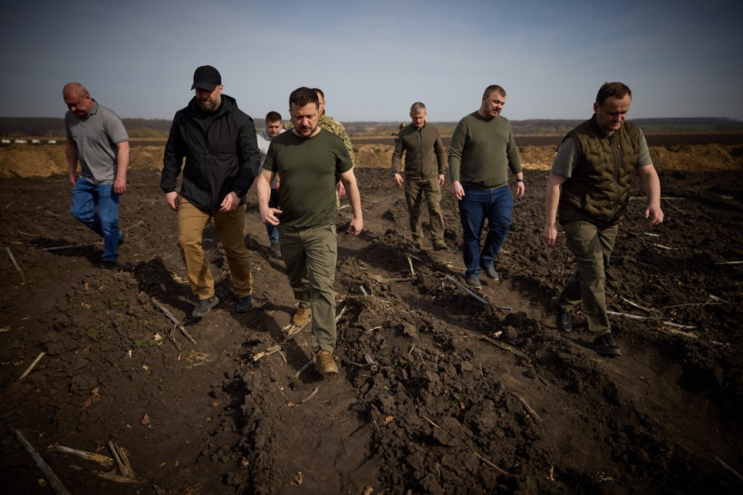 Зеленський оглянув оборонні споруди та укріплення на Харківщині