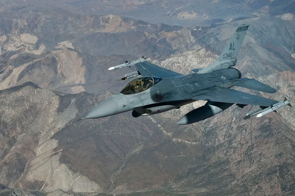 F-16,