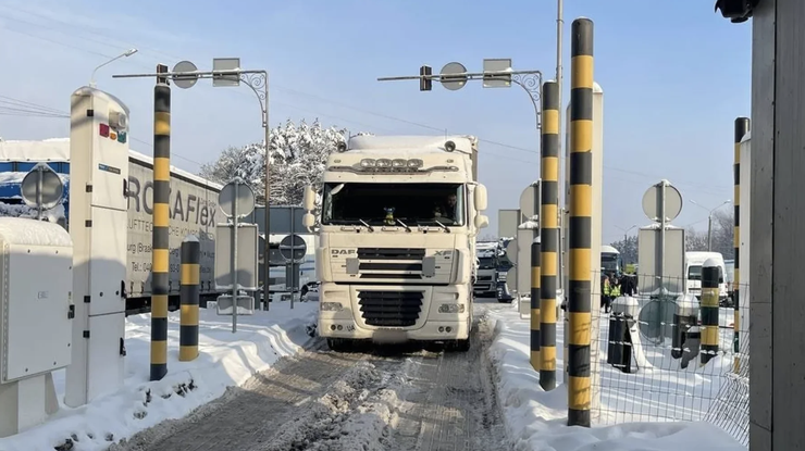 Польські фермери анонсували страйк біля кордону України