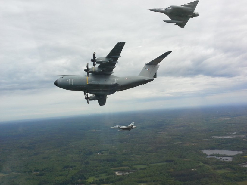 Макрон передав Україні перший Mirage 2000: на що здатні французькі винищувачі