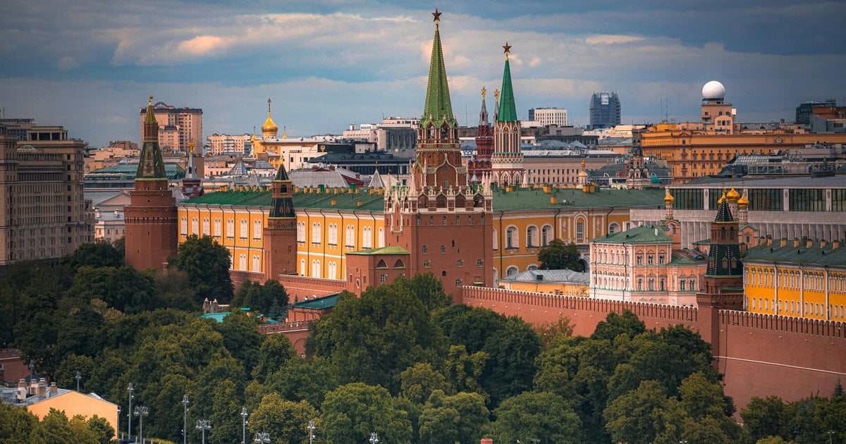 Кремль назвал опасной инициативу поставок Украине дальнобойных ракет, способных поражать цели на территории России, включая Москву и Крымский мост.