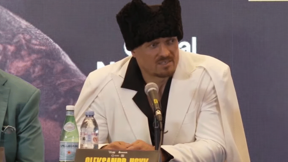 Фраза Усика «Don’t push the horses» стала мемом. Как она появилась, кто её придумал и почему англичане не поняли — разбираемся в феномене.