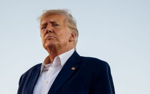 Трамп обсудил важные вопросы с Зеленским и НАТО после переговоров с Путиным. Подробности встреч и ключевые вопросы безопасности.