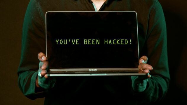 Хакеры используют фишинговые письма для кражи логинов Microsoft 365. Система маскирует угрозы, и пользователи сами передают свои данные. Узнайте, как защититься.