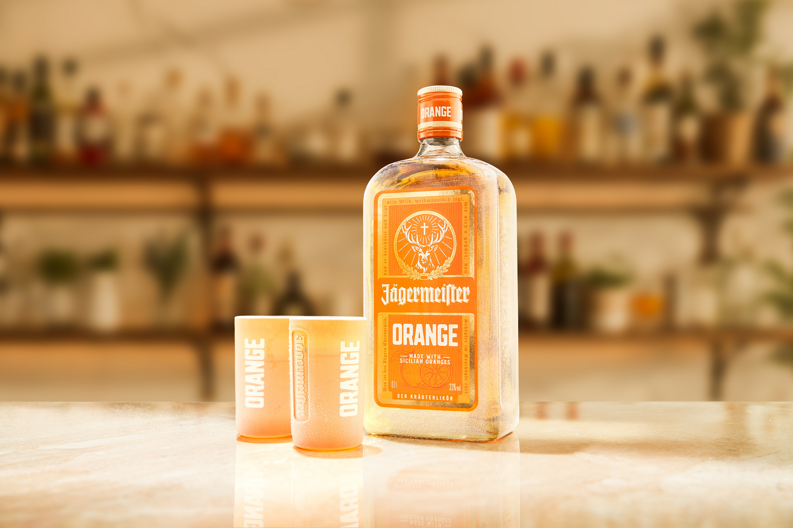 Jägermeister Orange – новый апельсиновый ликер. Узнайте, как он сочетает уникальные вкусовые качества, цену и отзывы покупателей. Все подробности о ликере Jägermeister