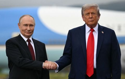 Axios сообщает: Дональд Трамп признал сомнения в своём влиянии на Путина по войне в Украине, хотя ранее угрожал жёсткими санкциями и мерами против Москвы.