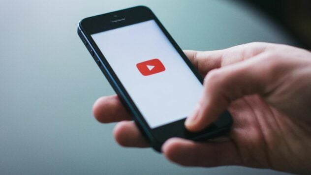 YouTube запускает программу «Второй шанс», которая позволит заблокированным авторам создать новые каналы через год после блокировки при одобрении заявки платформой.