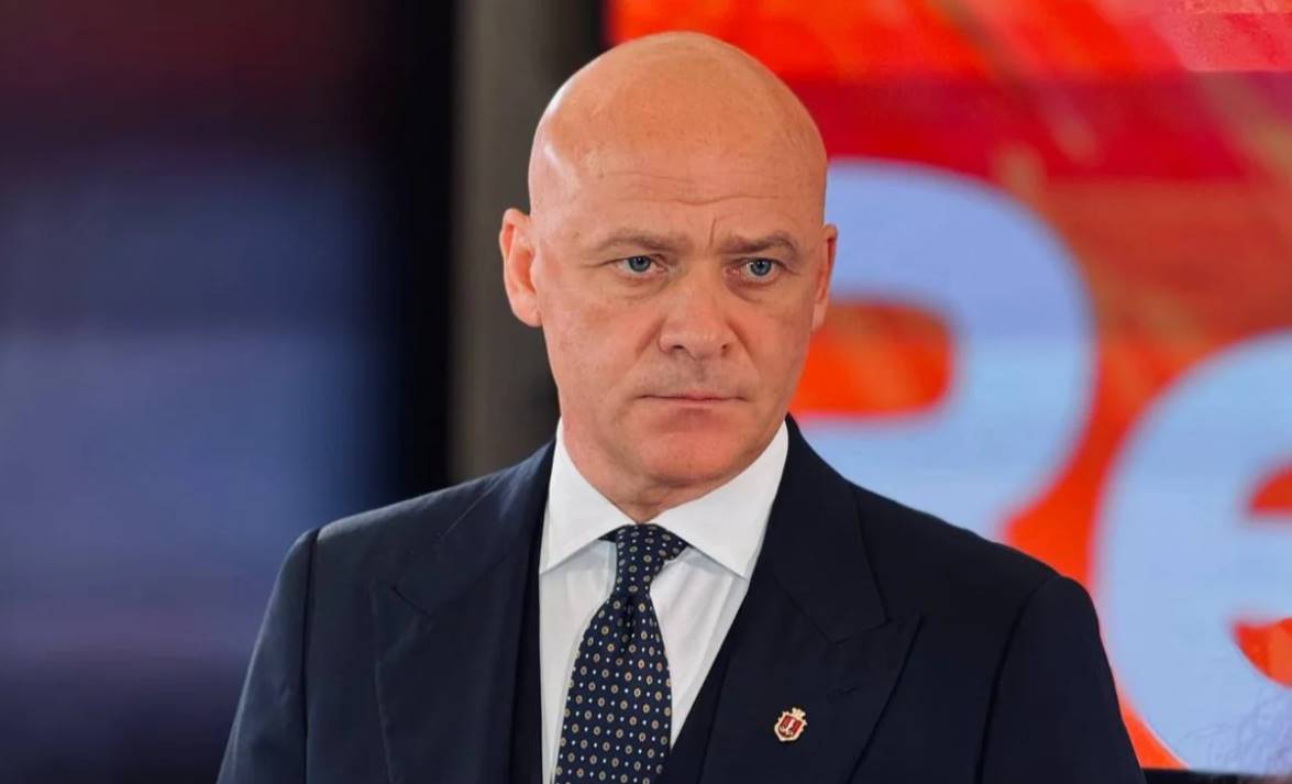 Комиссия при президенте Украины проверяет мэра Одессы Геннадия Труханова из-за подозрений в наличии российского гражданства и решает вопрос о его паспорте.