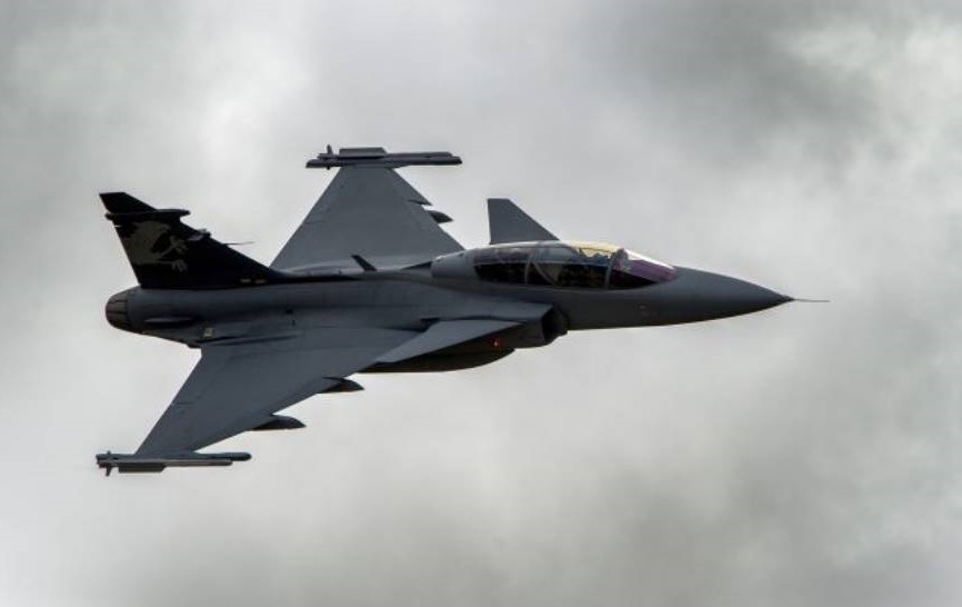 Украина планирует закупить до 150 истребителей JAS 39 Gripen. Saab готовит производство, первые самолёты прибудут не раньше чем через три года.