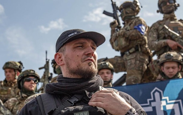 Командир Российского добровольческого корпуса Денис WhiteRex Капустин погиб во время выполнения боевого задания на фронте, сообщили в РДК