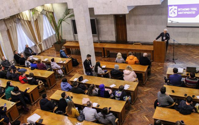 В МОН объяснили, для кого вводят нулевой курс в университетах: кого касается зимний вступ, чем он отличается от подготовительных курсов и когда стартует набор