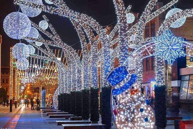 Где встретить Новый год 2026 в Днепре: уличные локации, рестораны, клубы и гала-ужины с ценами, датами и условиями празднования