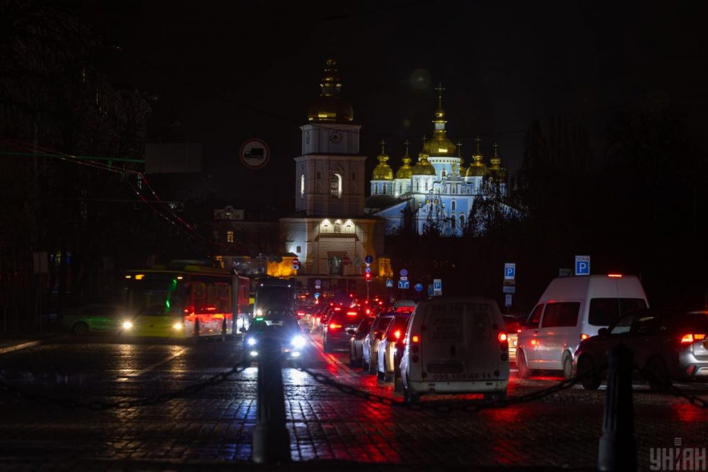 28 декабря в Украине будут действовать графики почасовых отключений электроэнергии в большинстве регионов из-за повреждения энергообъектов