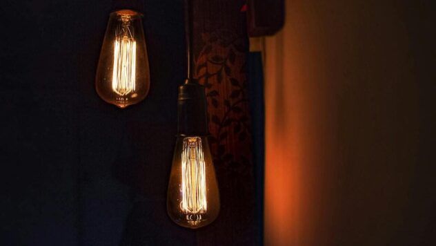 14 января в Украине будут действовать круглосуточные графики почасовых отключений электроэнергии для населения и ограничения мощности для промышленности.