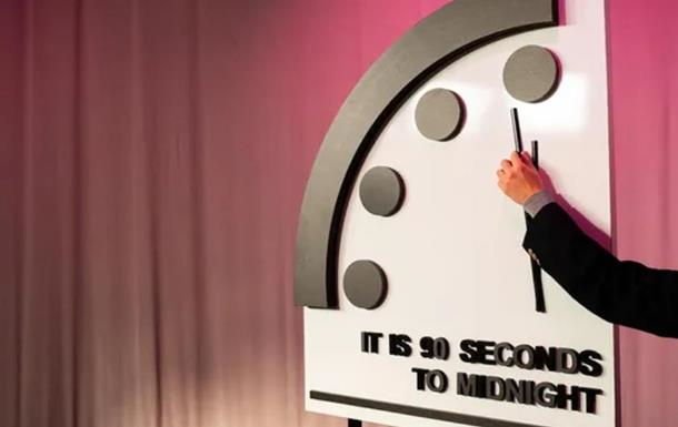 В 2026 году Часы Судного дня перевели на 85 секунд до Полуночи — это самый критический показатель за всю историю проекта