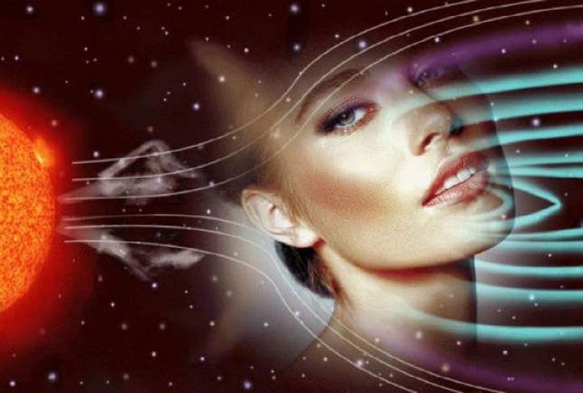 Прогноз космической погоды на 1 февраля 2026: магнитная буря не ожидается, геомагнитическая активность низкая. Практические советы для здоровья и техники.