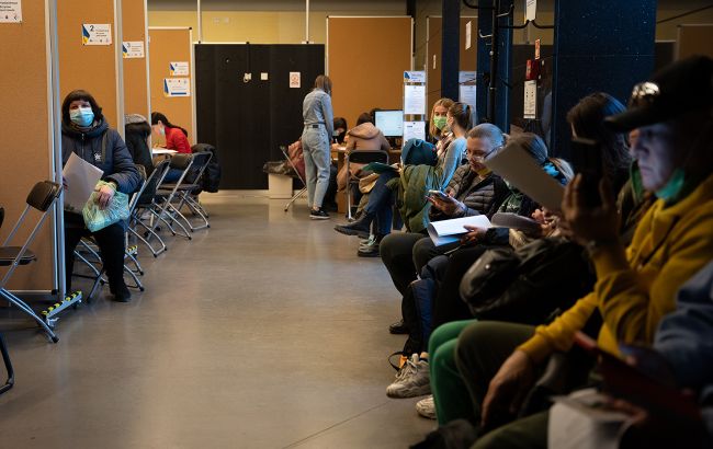 Польша утвердила изменения в спецзакон о помощи украинцам. Новые правила затронут медицину, соцвыплаты, бизнес и порядок легализации.