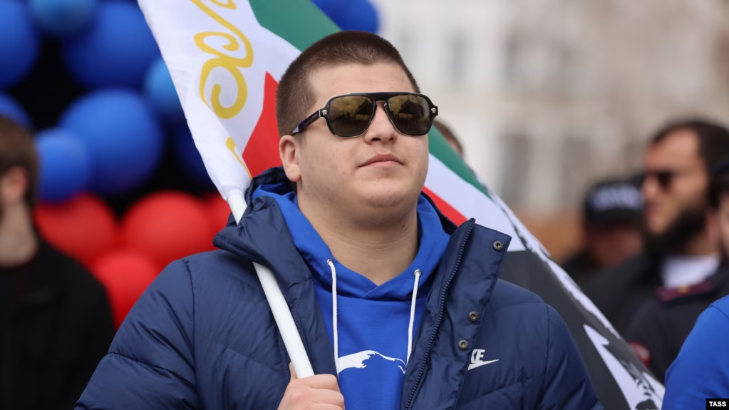 В Грозном кортеж Адама Кадырова попал в ДТП. По данным источников, сын главы Чечни госпитализирован и находится в тяжелом состоянии