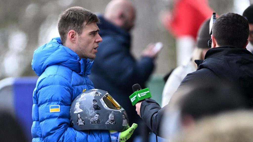 Украинского скелетониста Владислава Гераскевича дисквалифицировали на Олимпиаде-2026 из-за запрета «шлема памяти», старт прошел без его участия.