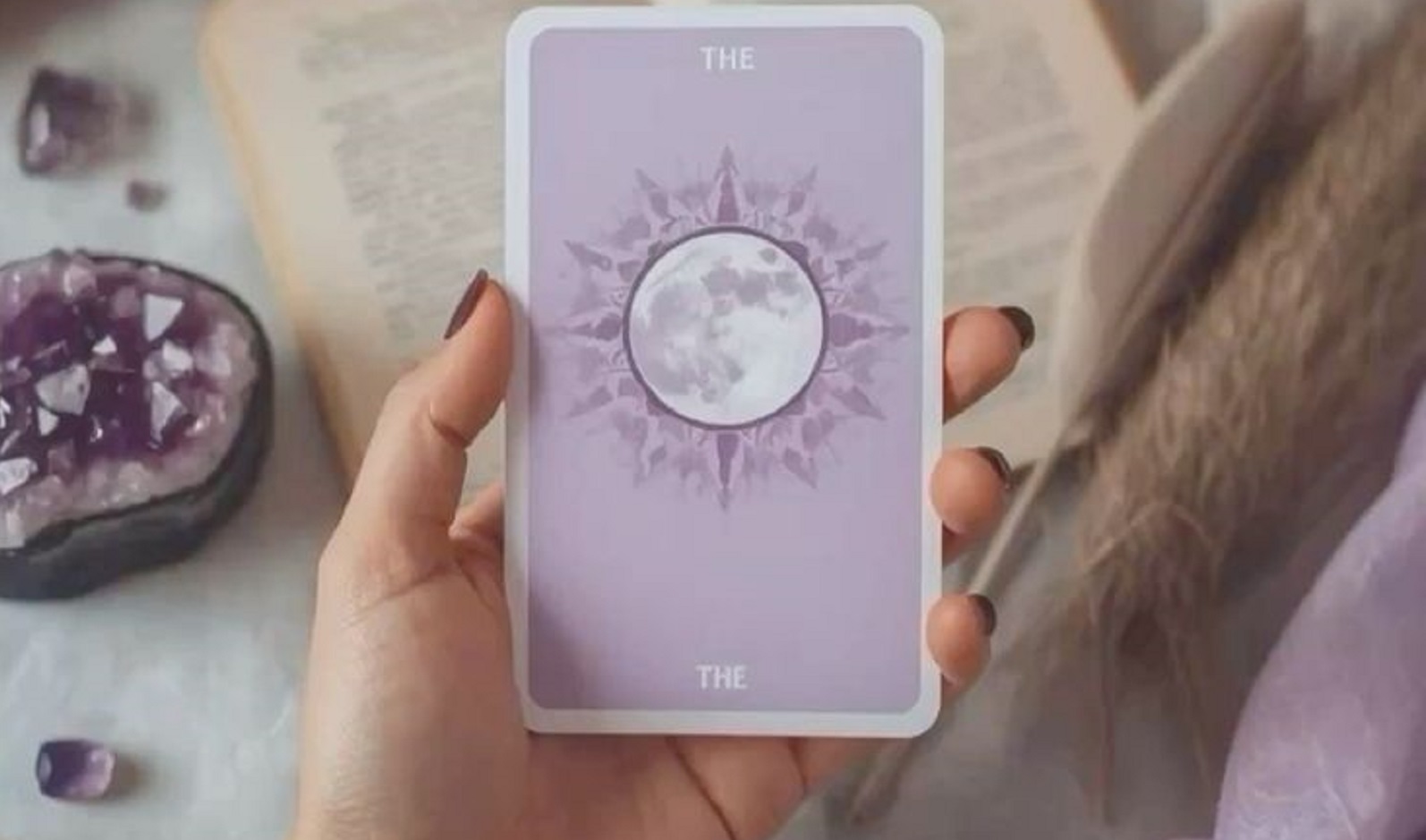 Гороскоп Таро на 19 марта 2026 года для всех знаков зодиака: точные прогнозы, советы карт, подсказки на удачу и энергетика дня для любви, работы и финансов