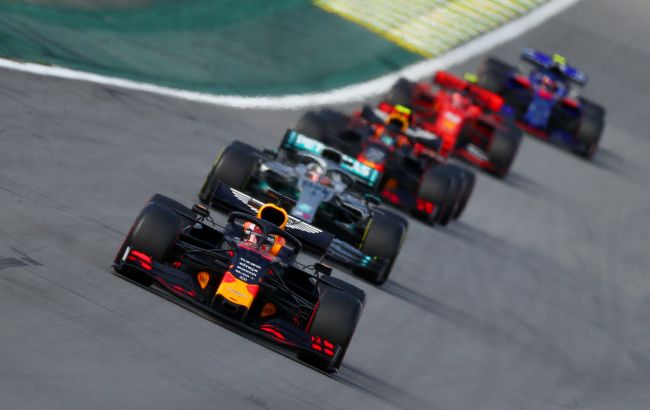 Формула-1 отменила Гран-при Бахрейна и Саудовской Аравии в апреле из-за войны с Ираном. Организаторы объяснили решение рисками безопасности.