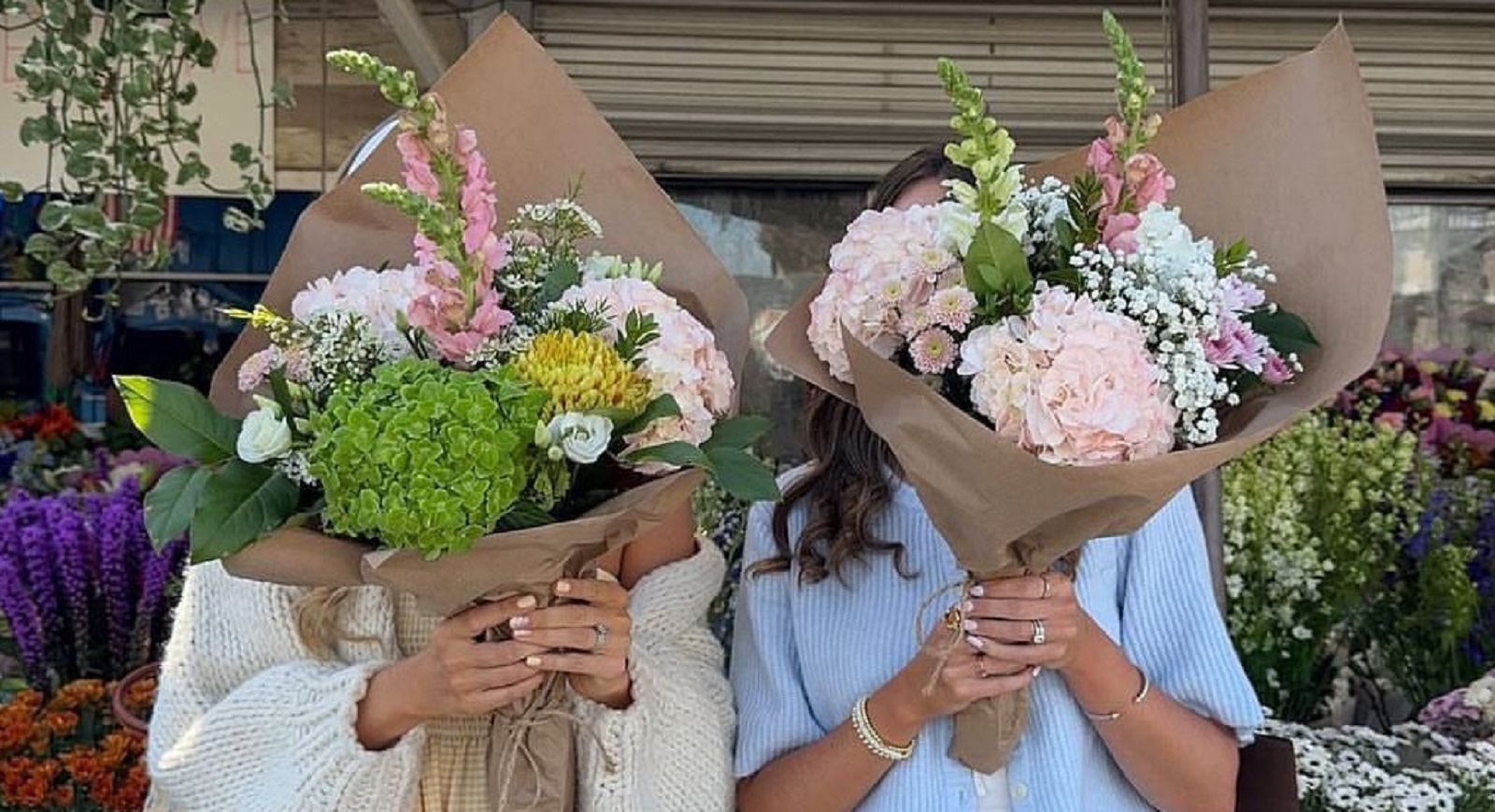 Ищете прикольные поздравления с 8 марта для подруг? Смешные стихи, проза и советы для веселого и запоминающегося поздравления.