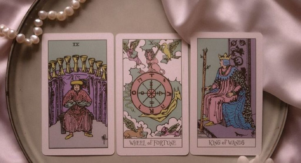 Гороскоп Таро на 11 марта 2026 года для всех знаков зодиака. Узнайте, какие события, решения и возможности приготовили карты Таро именно для вашего дня.