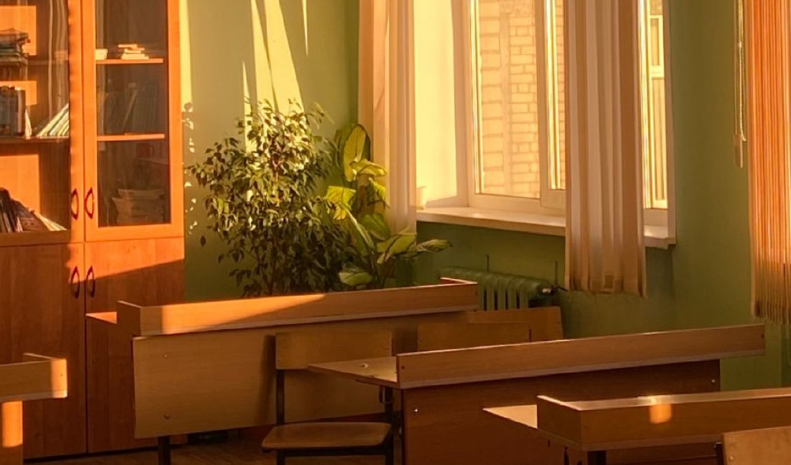 Весенние каникулы в школах Украины в 2026 году не отменят. Узнайте точные даты отдыха учеников в Киеве и регионах и как изменился учебный график.