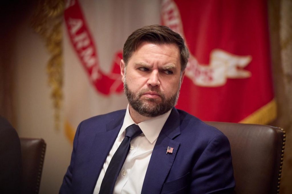 Вэнс прокомментировал поражение Орбана на выборах в Венгрии, объяснил поддержку США и заявил о готовности сотрудничать с новым премьером.