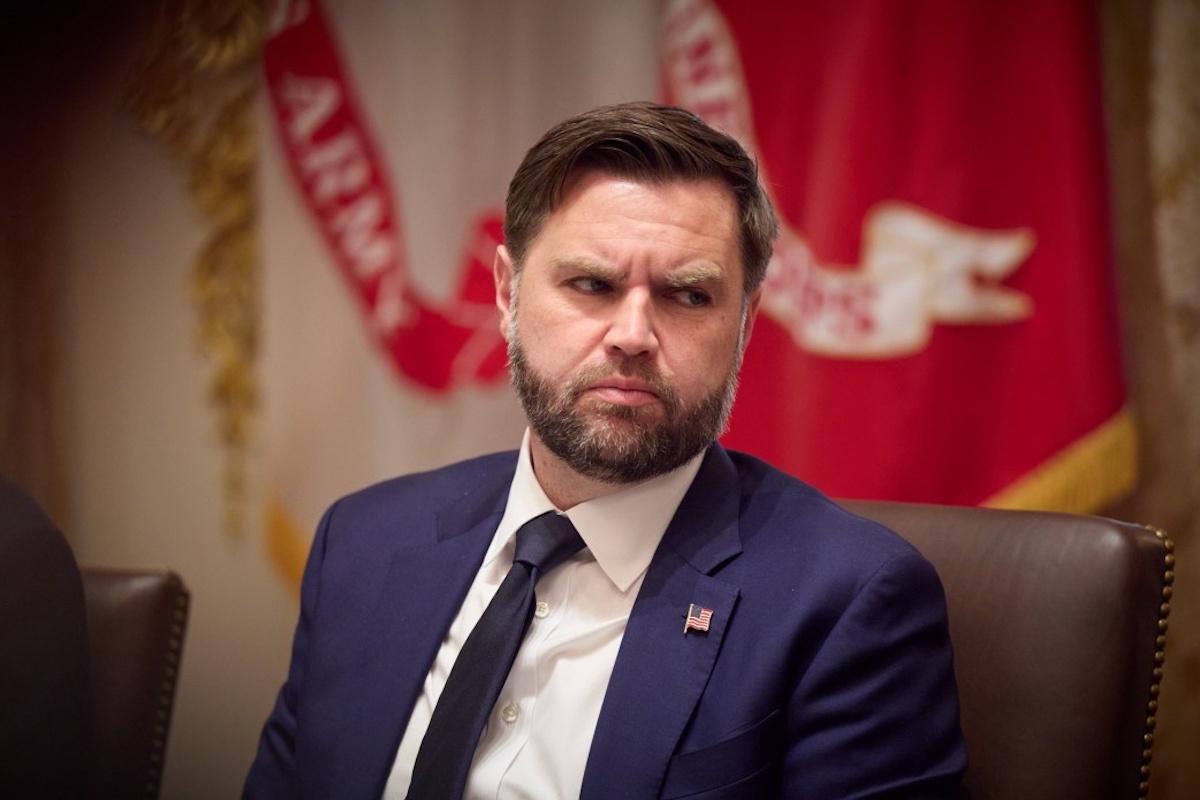 Вэнс прокомментировал поражение Орбана на выборах в Венгрии, объяснил поддержку США и заявил о готовности сотрудничать с новым премьером.