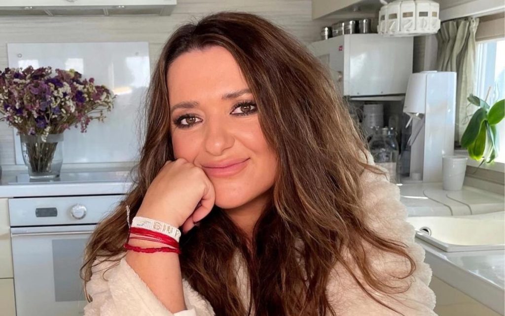 Наталья Могилевская сообщила о пополнении в семье: певица забрала домой рыжую кошечку, которую встретила во время поездки в Черкассы